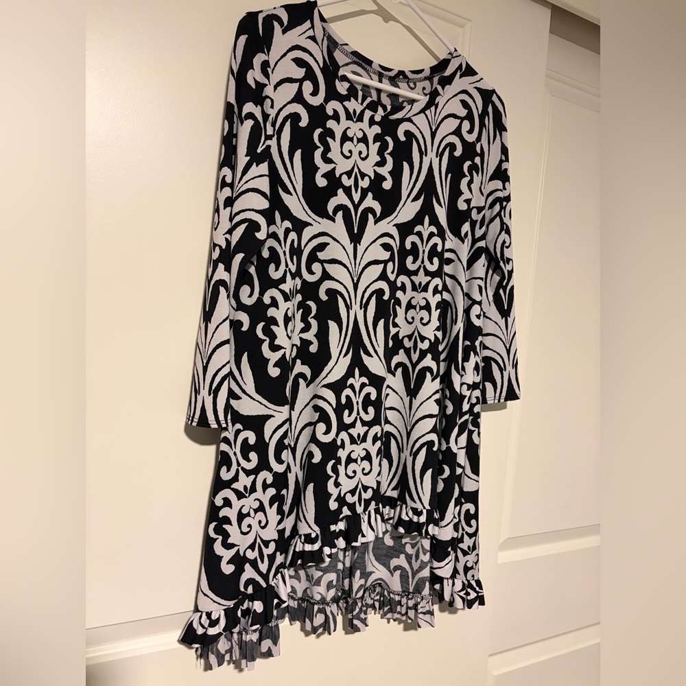 Elegant Black and White Patterned Dress
